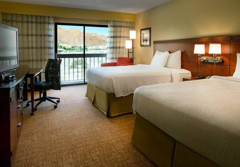 فندق Courtyard By Marriott Palm Springs