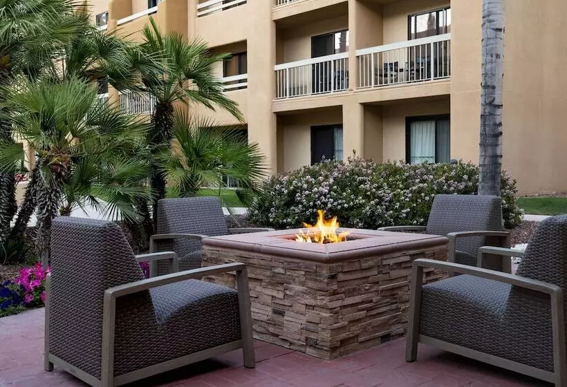 ホテル Courtyard By Marriott Palm Springs