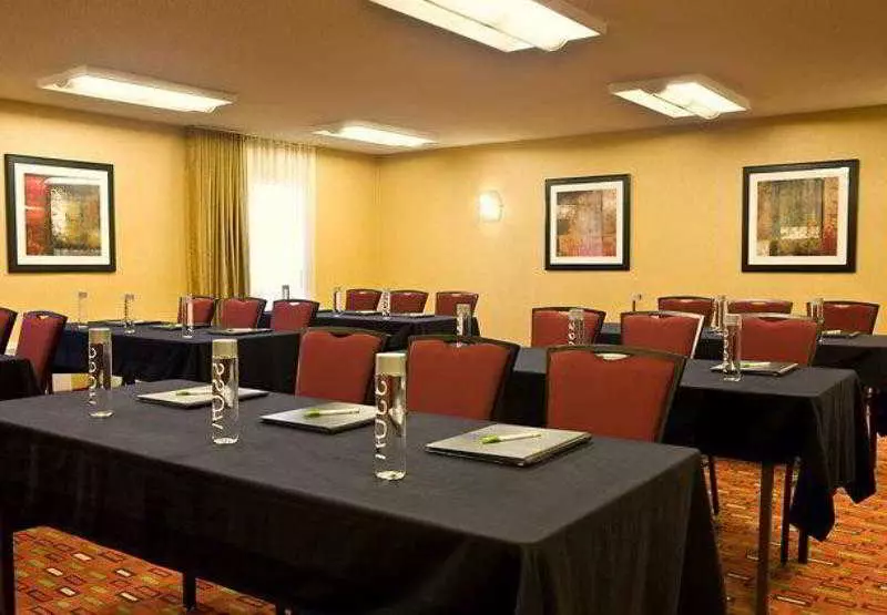 Отель Courtyard By Marriott San Mateo Foster City
