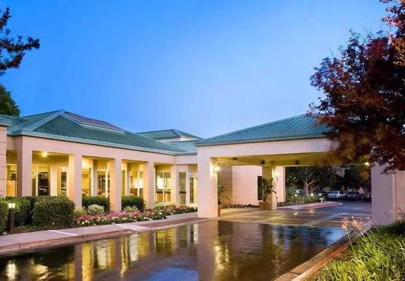 Отель Courtyard By Marriott San Mateo Foster City
