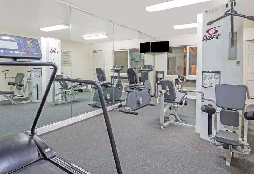 ホテル Days Inn By Wyndham Novato/san Francisco