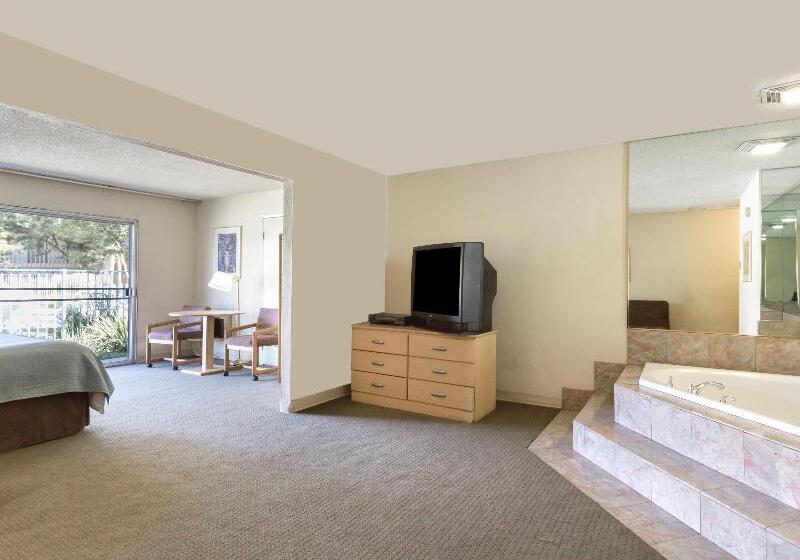 בית מלון כפרי Days Inn By Wyndham Novato/san Francisco