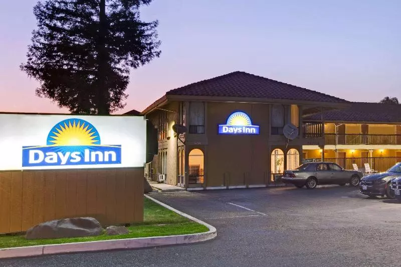 酒店 Days Inn By Wyndham San Jose Convention Center