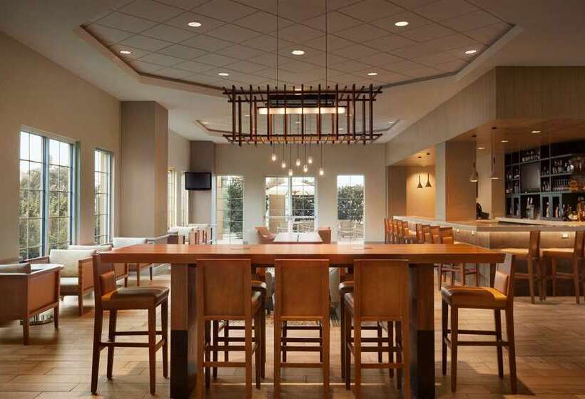 هتل Embassy Suites By Hilton Monterey Bay Seaside