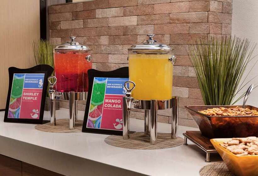 هتل Embassy Suites By Hilton Monterey Bay Seaside