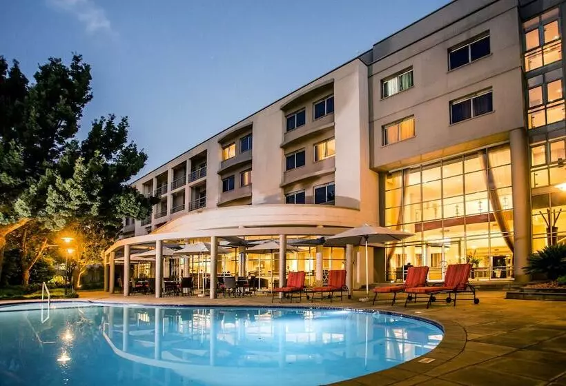 هتل Garden Court Eastgate