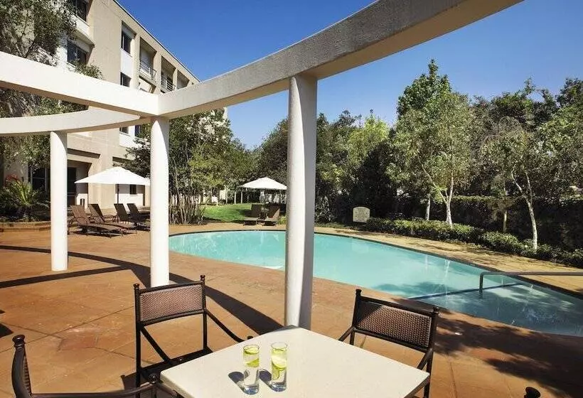 هتل Garden Court Eastgate