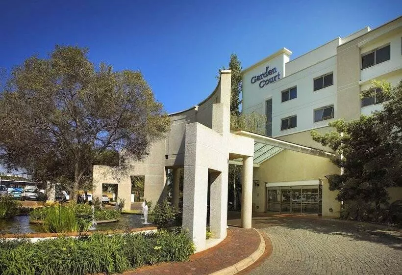 هتل Garden Court Eastgate