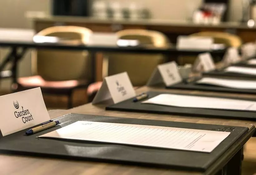 هتل Garden Court Eastgate