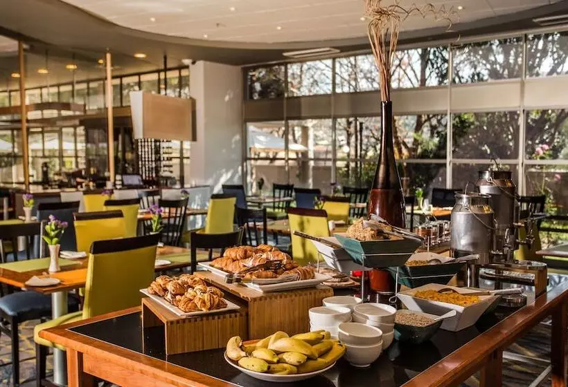 هتل Garden Court Eastgate