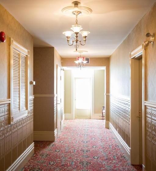 Отель Millcroft Inn & Spa