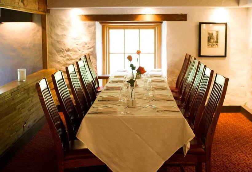 Отель Millcroft Inn & Spa