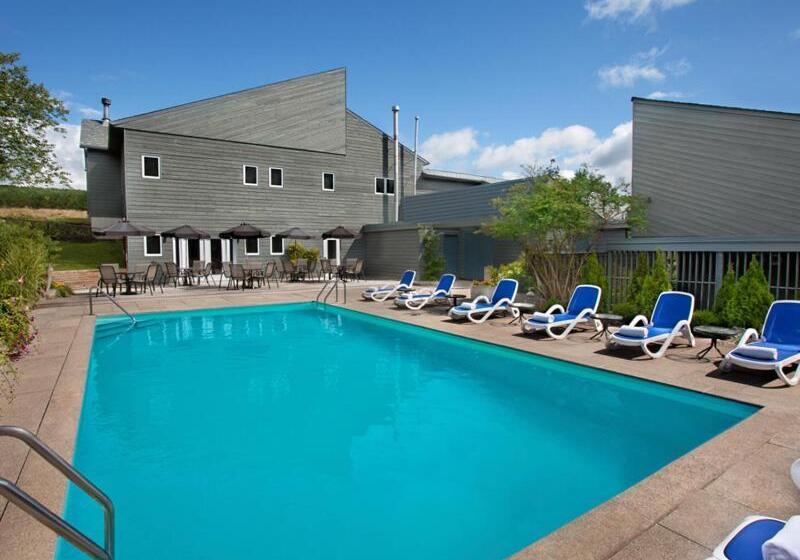 Отель Millcroft Inn & Spa