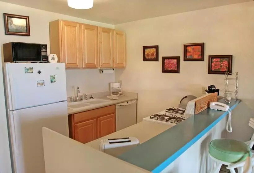 هتل Molokai Shores