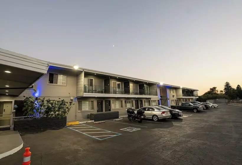 酒店 Seaside Inn & Suites