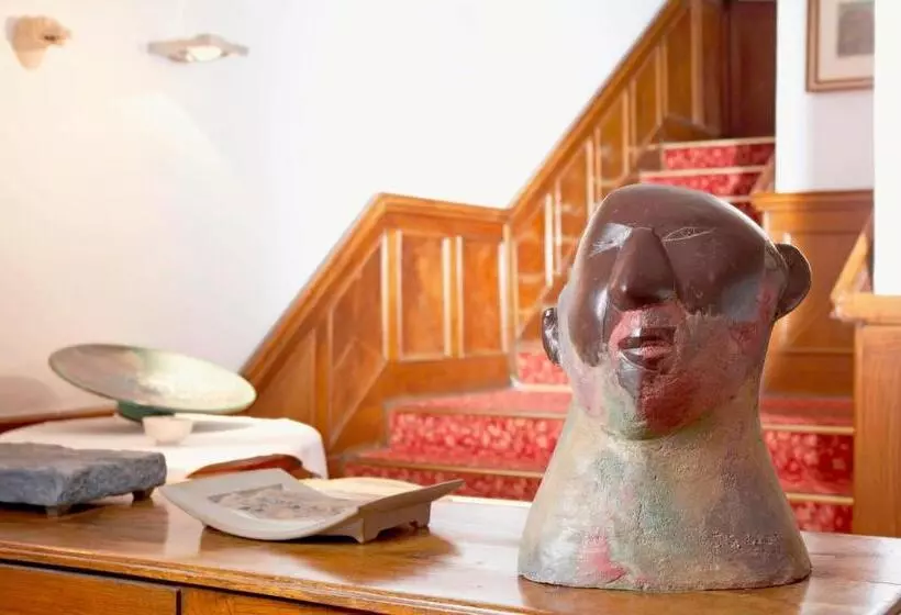 Keramikhotel Goldener Brunnen