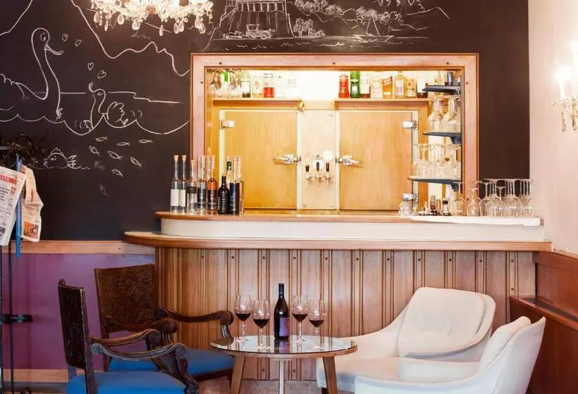 Keramikhotel Goldener Brunnen