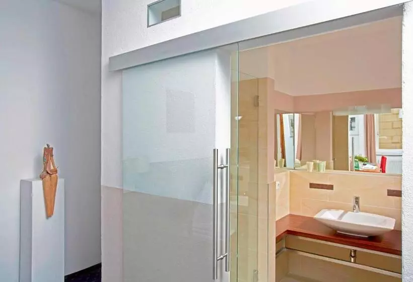 Keramikhotel Goldener Brunnen