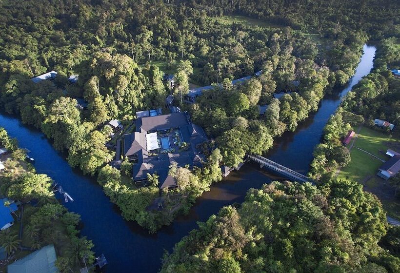 Mulu Marriott Resort