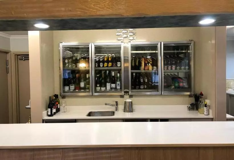 Отель Best Western Balmoral Motor Inn