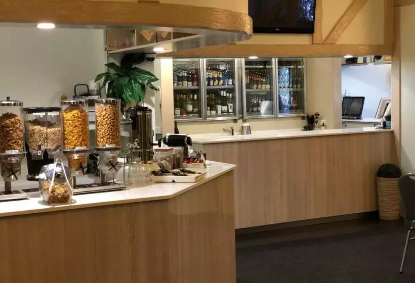 Отель Best Western Balmoral Motor Inn