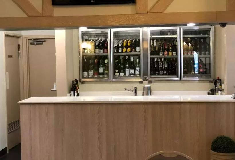 Отель Best Western Balmoral Motor Inn