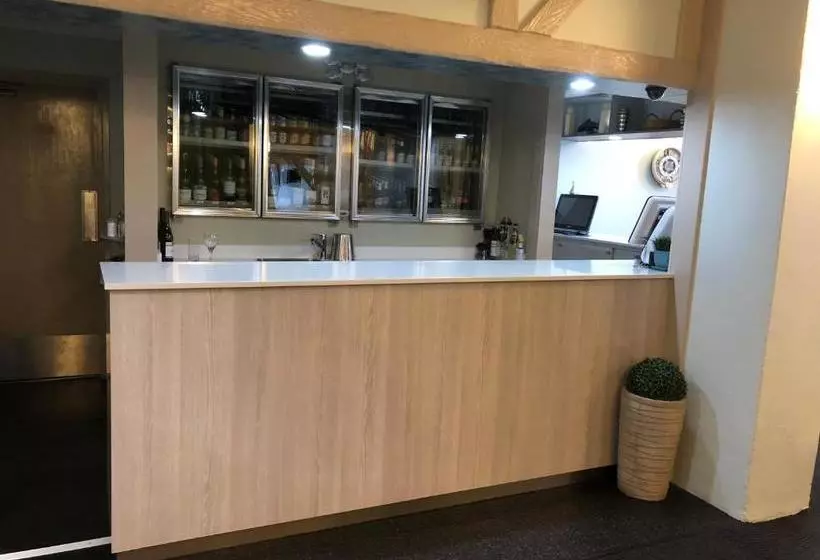 Отель Best Western Balmoral Motor Inn