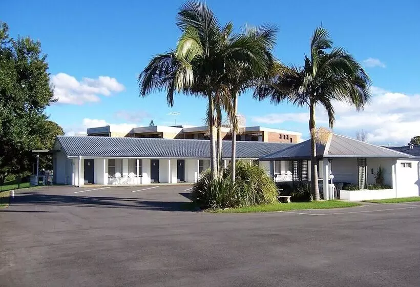 Отель Colonial Court Motor Inn