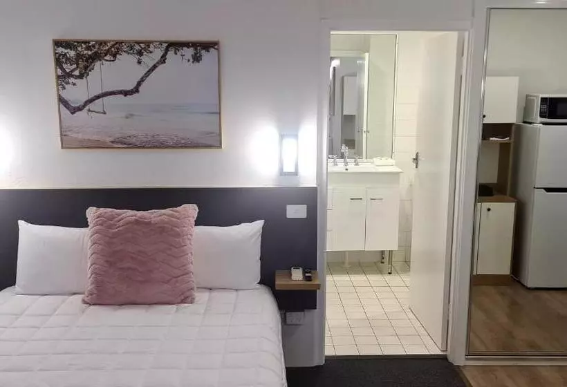 호텔 Golden Sands Motor Inn