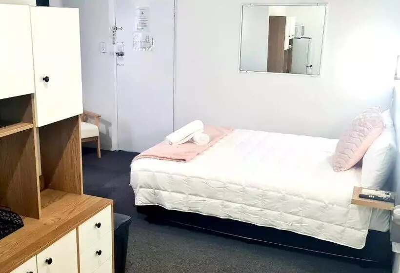 호텔 Golden Sands Motor Inn