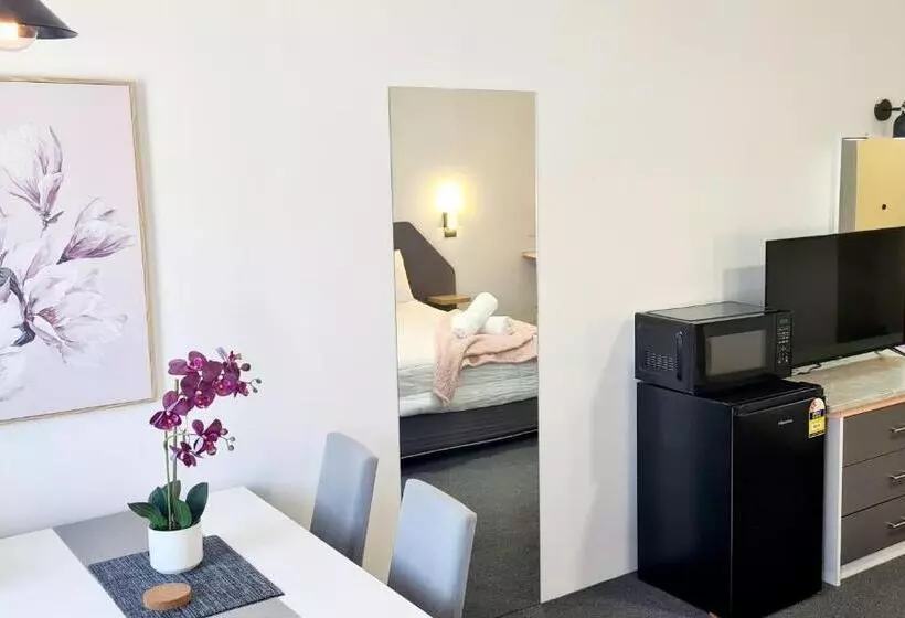 호텔 Golden Sands Motor Inn