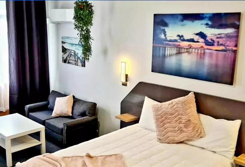 호텔 Golden Sands Motor Inn