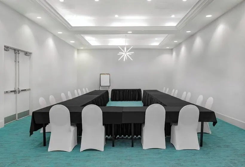 هتل Holiday Inn Resort Kissimmee by the Parks by IHG