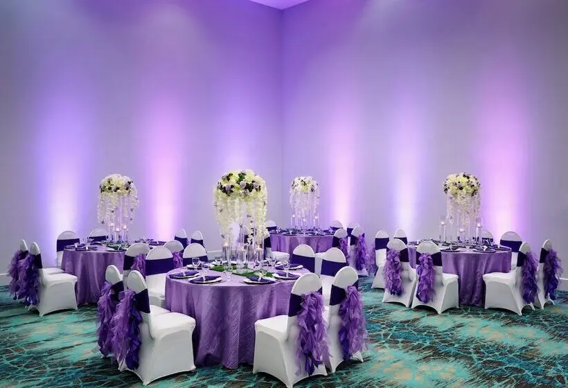 هتل Holiday Inn Resort Kissimmee by the Parks by IHG