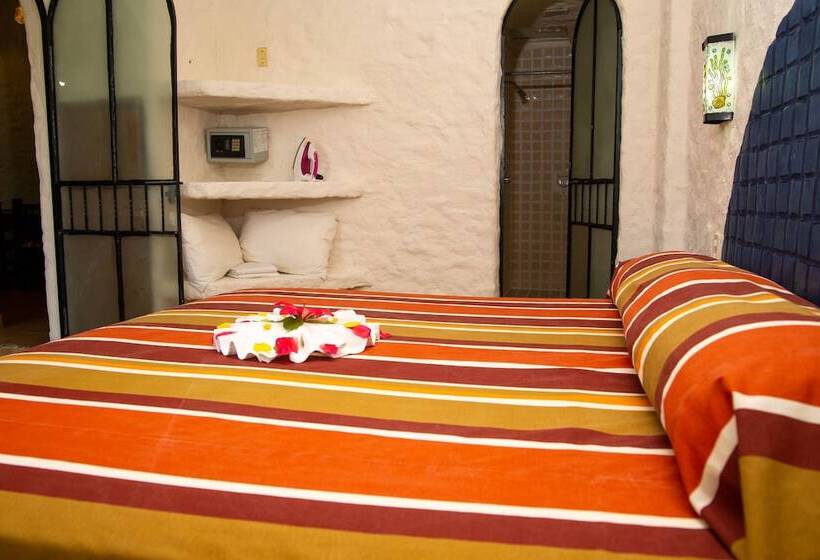 هتل Puerta Del Mar