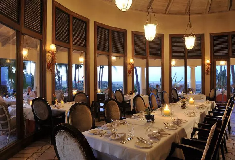 هتل Tierra del Sol Resort, Spa & Country Club