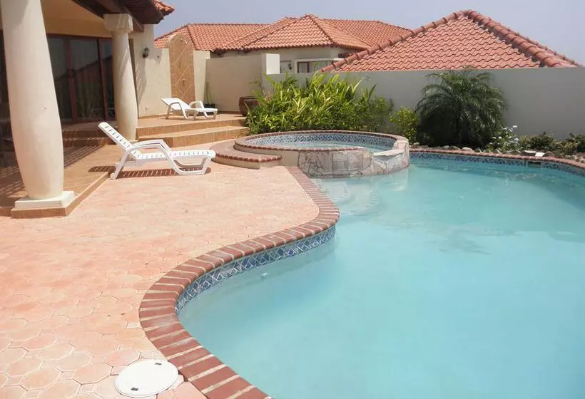 هتل Tierra del Sol Resort, Spa & Country Club