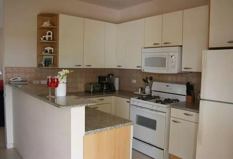 هتل Tierra del Sol Resort, Spa & Country Club