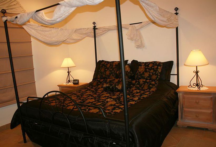 هتل Tierra del Sol Resort, Spa & Country Club