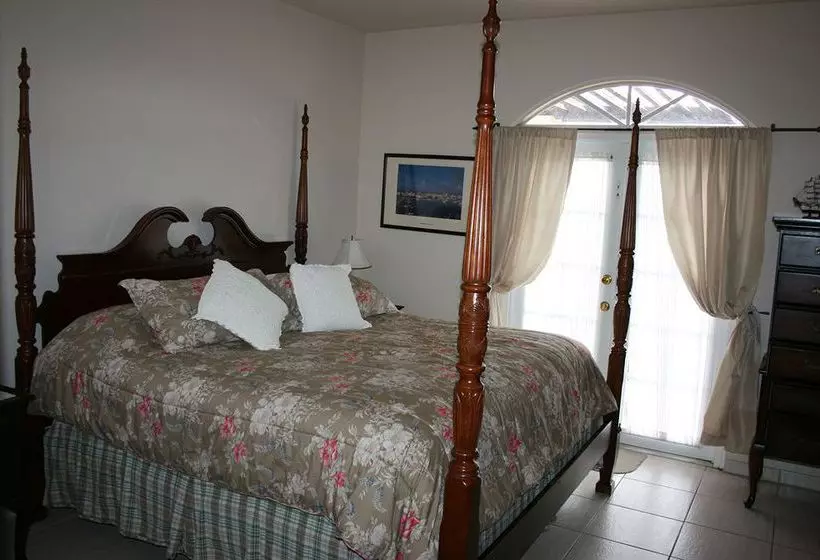 هتل Tierra del Sol Resort, Spa & Country Club