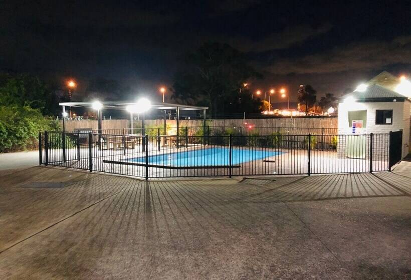 בית מלון כפרי Campbelltown Colonial Motor Inn