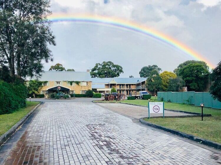 בית מלון כפרי Campbelltown Colonial Motor Inn