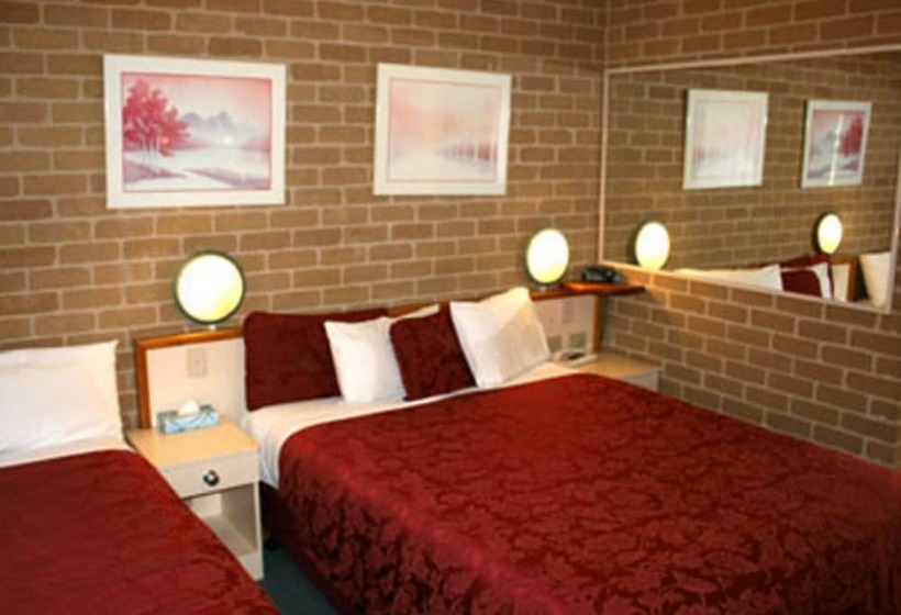 Hotel Grand Manor Motor Inn