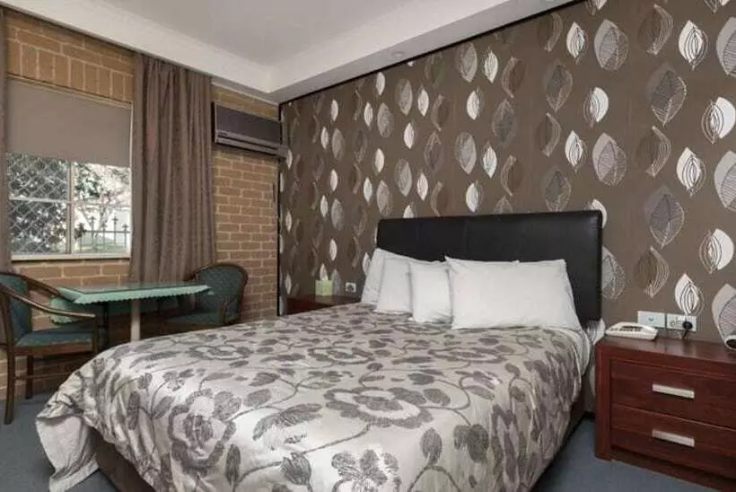 호텔 Grand Manor Motor Inn