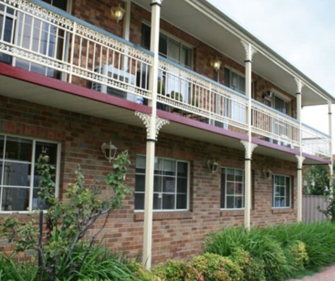 Hotel Grand Manor Motor Inn