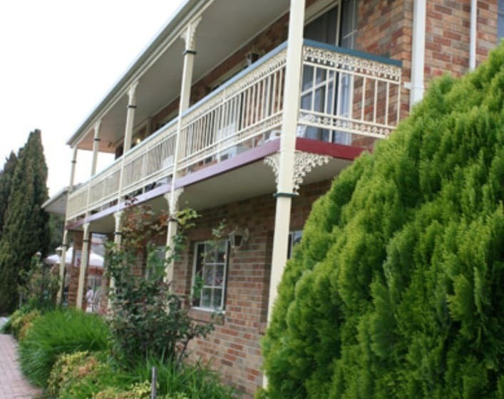 Hotel Grand Manor Motor Inn