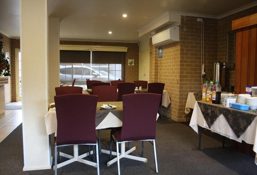 Hotel Grand Manor Motor Inn