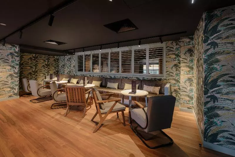 Отель Indigo Brisbane City Centre, An Ihg