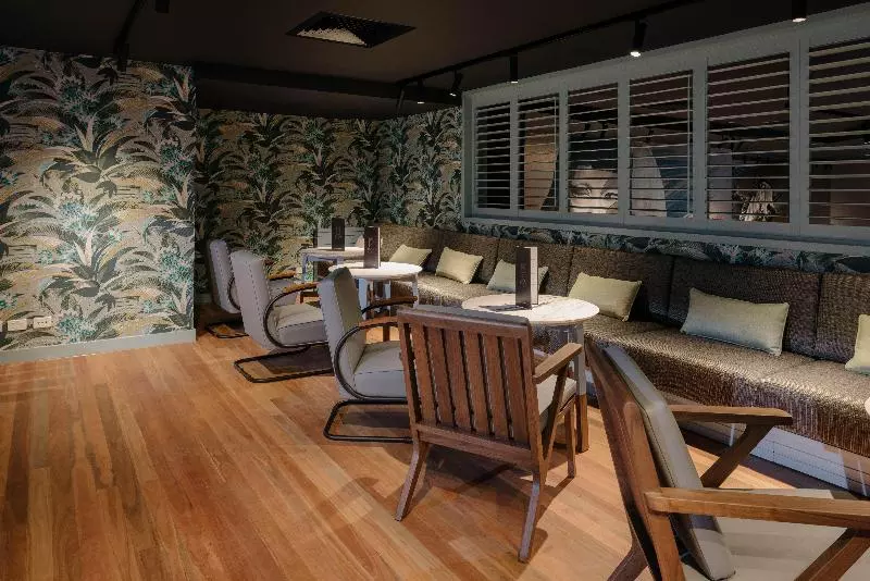 Отель Indigo Brisbane City Centre, An Ihg