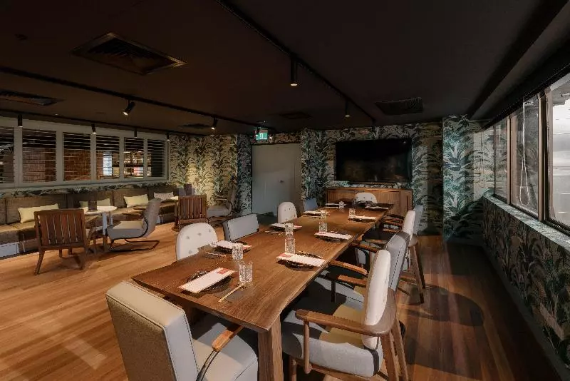 Отель Indigo Brisbane City Centre, An Ihg